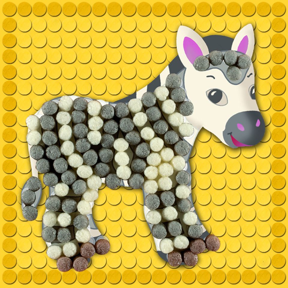 私の最初の宝物　Mein erster Spielenschatz Decorate Little Zoo comes with 6 animal cards and accessories.